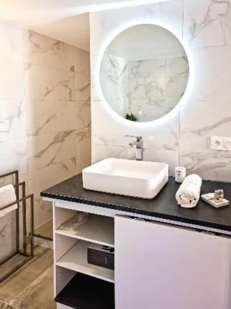 آنسي Majord'Home Spa 4*-L'Elegance-Balneo Vieille Ville المظهر الخارجي الصورة